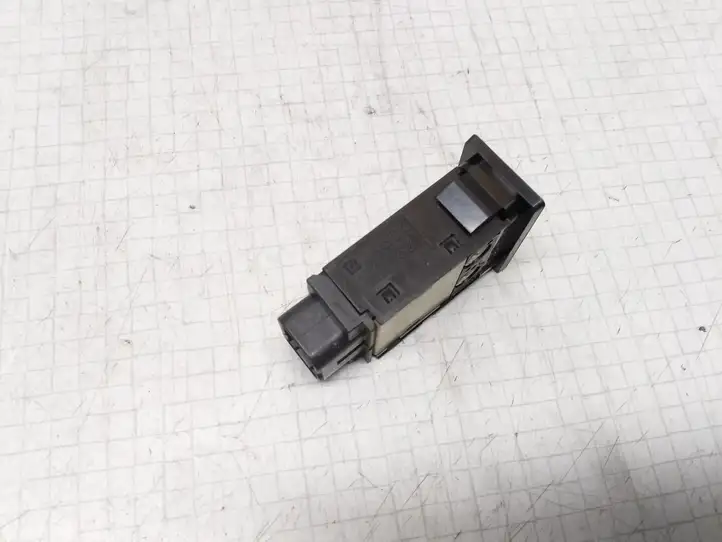 Toyota Avensis T250 (2003 - 2006) 156762 Кнопка обогрева стекла — фото 3