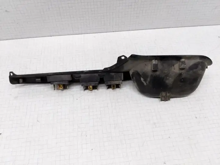 Seat Cordoba (6K) (1999 - 2002) 6K0867171B Блок кнопок стеклоподъемников — фото 2