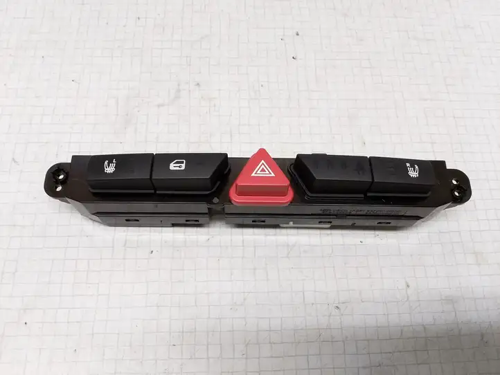 Kia Ceed (2006 - 2010) 937001H000 Включатель обогрева — фото 1