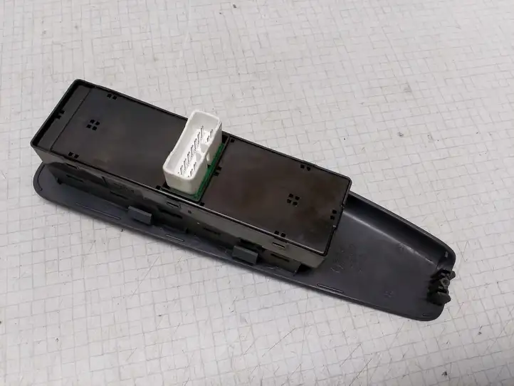 Kia Cerato (2003 - 2007) 935702F100 Кнопка стеклоподъемников — фото 3