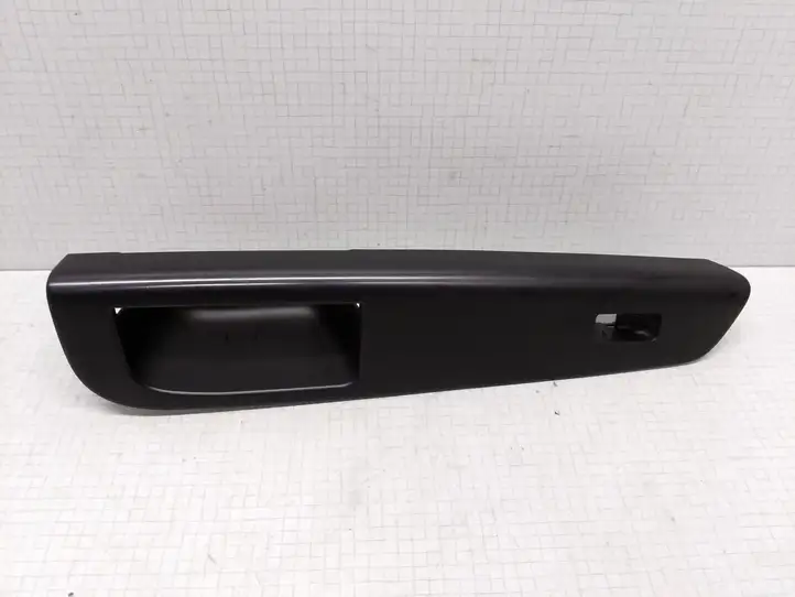 Kia Ceed (2006 - 2010) 823611H000 Прочая отделка передней двери — фото 1