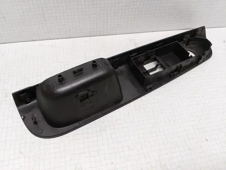 Kia Ceed (2006 - 2010) 823511H110 Накладка кнопки стеклоподъемника — фото 3