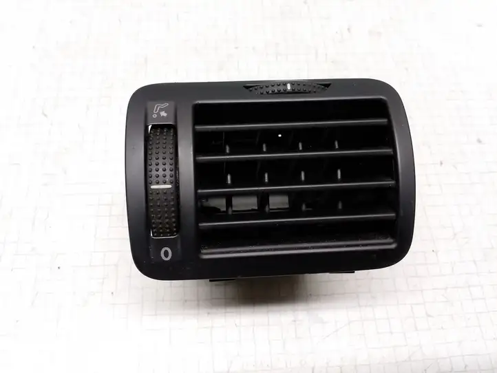 Volkswagen PASSAT B5.5 (2001 - 2005) 3B0819703D Боковой воздушный дефлектор — фото 1