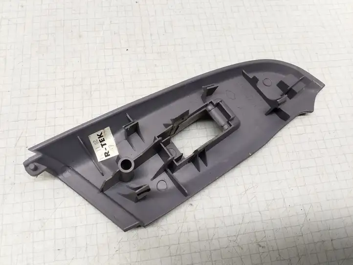 Nissan Almera N16 (2000 - 2010) 82961BM700LH Накладка кнопки стеклоподъемника — фото 2