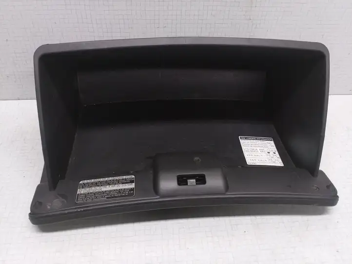 Toyota Corolla E120 E130 (2000 - 2004) 5555102060 Крышка бардачка — фото 4