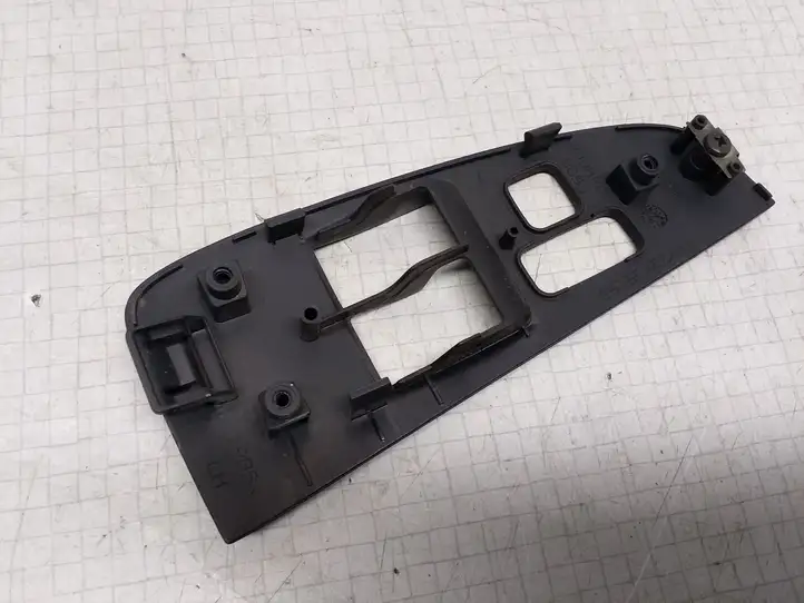Toyota Avensis T250 (2003 - 2006) 7423205150 Накладка кнопки стеклоподъемника — фото 2