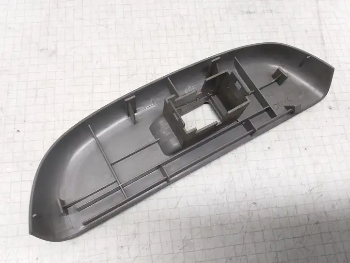 Toyota Yaris Verso (1999 - 2005) Накладка кнопки стеклоподъемника — фото 2