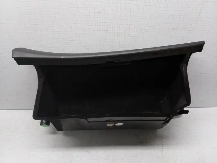 Toyota Avensis T250 (2003 - 2006) 5555005070 Крышка бардачка — фото 4