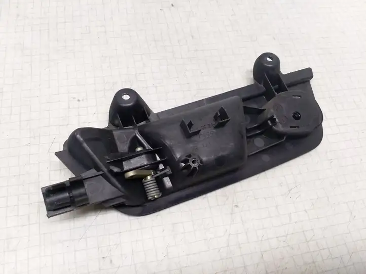 Audi A4 (2000 - 2006)  8E0839020 Внутренняя ручка