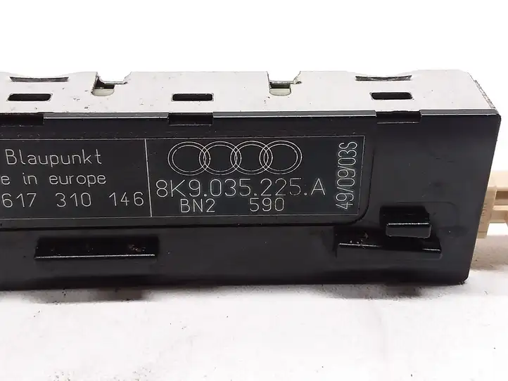 Audi A4 S4 B8 8K (2007 - 2011) 8K9035225A Усилитель антенны — фото 2