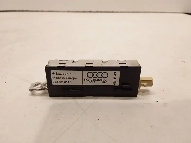 Audi A4 S4 B8 8K (2007 - 2011) 8K9035225A Усилитель антенны — фото 1