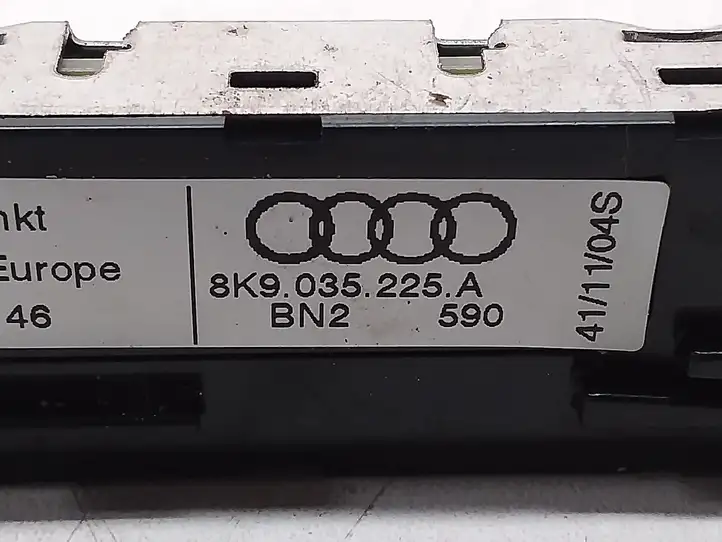 Audi A4 S4 B8 8K (2007 - 2011) 8K9035225A Усилитель антенны — фото 2