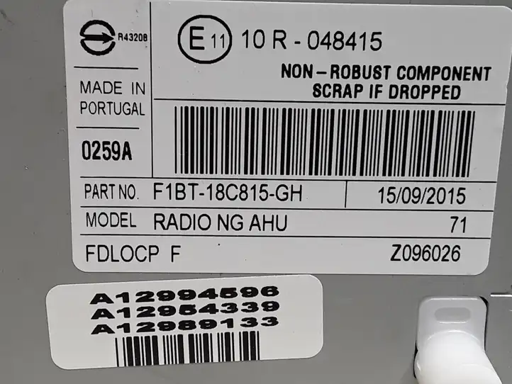 Ford Focus (2011 - 2015) 10R048415 Магнитола / мультимедийная система — фото 3