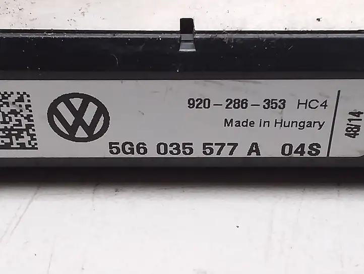 Volkswagen Golf VII (2013 - 2019) 5G6035577A Усилитель антенны — фото 2
