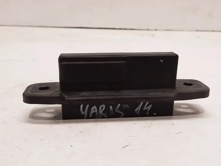 Toyota Yaris (2012 - 2014) 0506E3D Кнопка закрытия крышки багажника — фото 2
