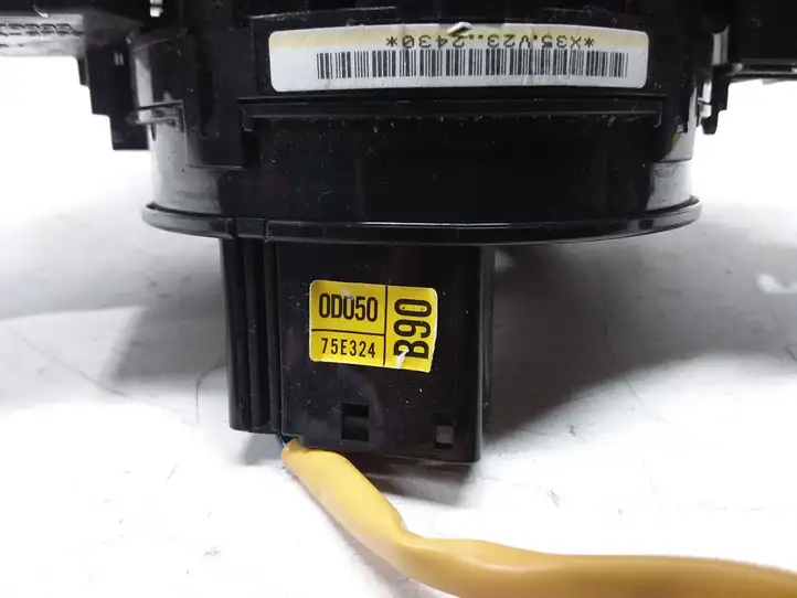 Toyota Yaris (2009 - 2012) 0D05075E324 Контактное кольцо SRS — фото 2