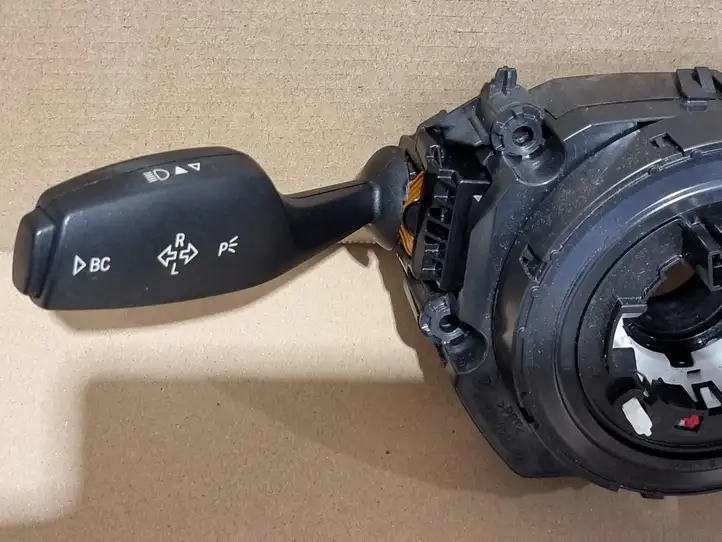 BMW 1 F20 F21 (2011 - 2019) LZ935115102 Контактное кольцо SRS — фото 2