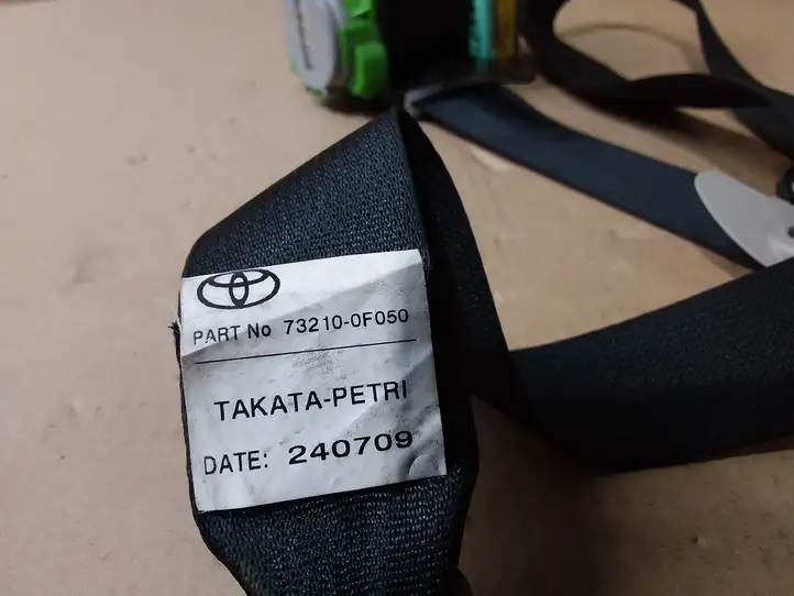 Toyota Verso (2009 - 2012) 732100F050 Передний ремень безопасности — фото 2