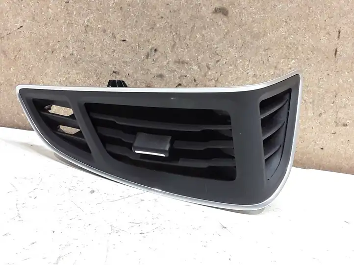 Ford Focus (2011 - 2015) BM51A18B08CH Боковой воздушный дефлектор — фото 1