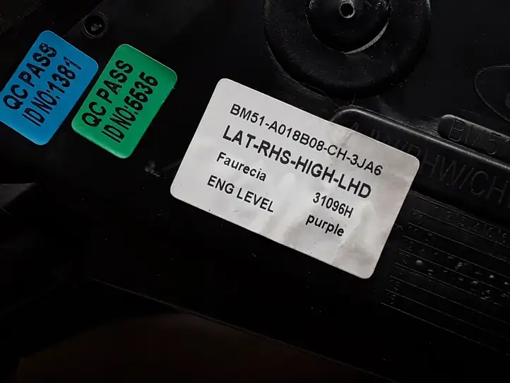 Ford Focus (2011 - 2015) BM51A18B08CH Боковой воздушный дефлектор — фото 4