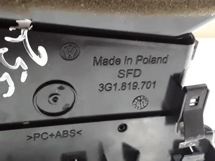 Volkswagen PASSAT B8 (2015 - ) 3G1919701D Боковой воздушный дефлектор — фото 4