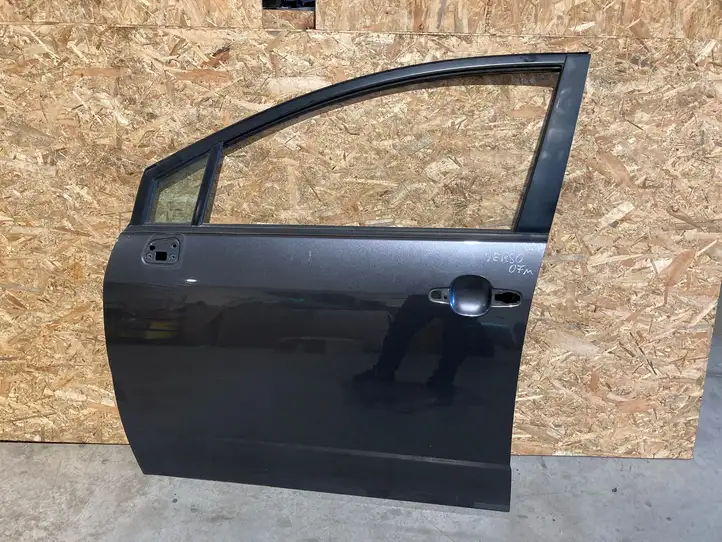 Toyota Corolla Verso AR10 (2004 - 2009) Дверь — фото 1
