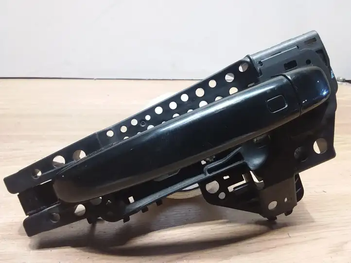 Audi A4 (2007 - 2011)  8T01837885 Наружная ручка