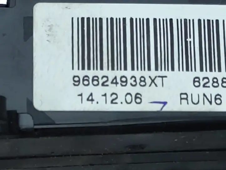 Citroen C4 I Picasso (2006 - 2013) 96624938XT Кнопки на рулевом колесе — фото 4