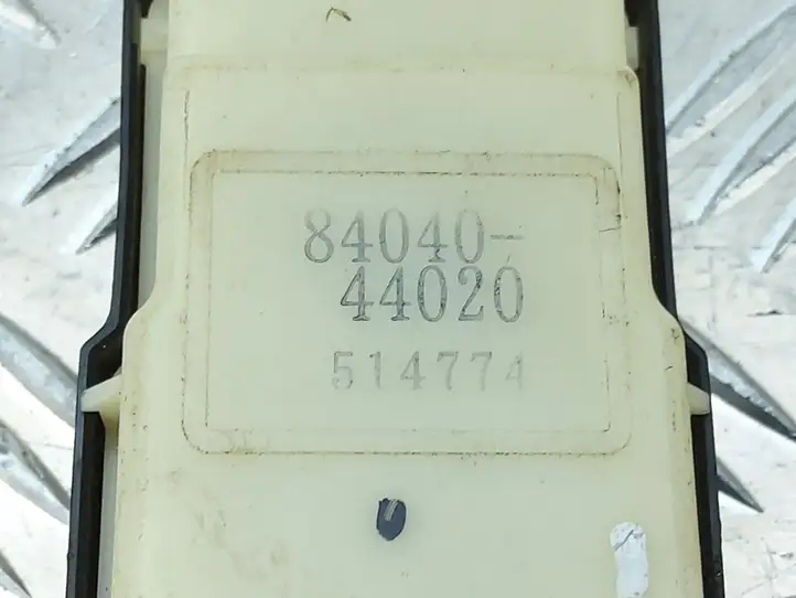 Toyota Avensis Verso (1995 - 2001) 8404044020 Блок кнопок стеклоподъемников — фото 5