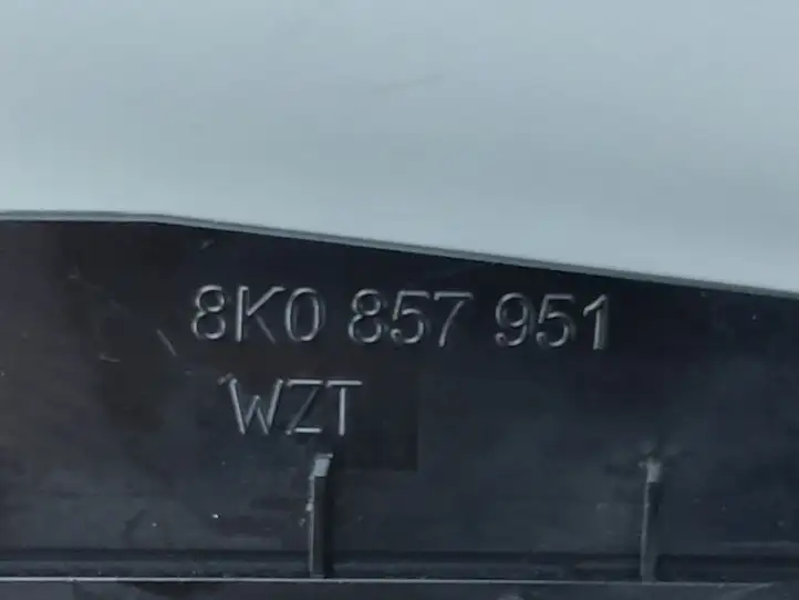 Audi A5 8T 8F (2007 - 2011) 8K0857951 Пепельница — фото 3