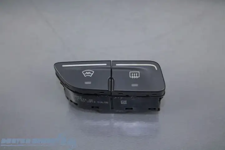 Ford Focus Grand C-MAX (2010 - 2019) AM5T18K574AB Кнопка обогрева стекла — фото 1