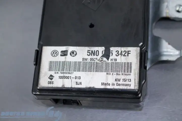 Skoda Rapid (NH) (2012 - 2019) 5N0035342F Прочие блоки управления — фото 4
