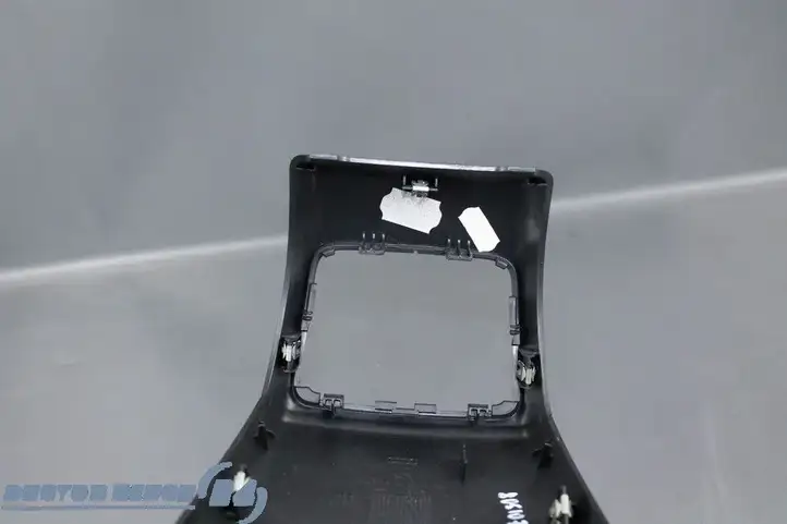 Audi Q3 8U (2011 - 2014) 8U0864376A Прочие детали салона — фото 5