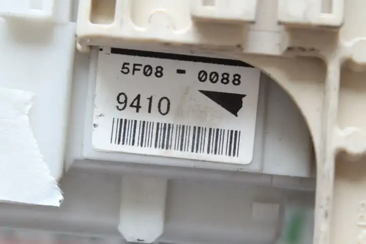 Toyota Yaris (2005 - 2009)  9410 Блок предохранителей