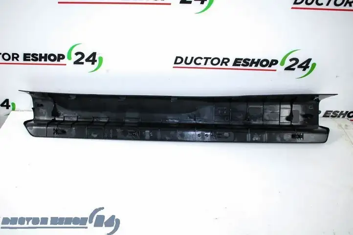 Mazda MX-5 ND (2015 - ) N24368710 Внутренняя отделка переднего порога — фото 8