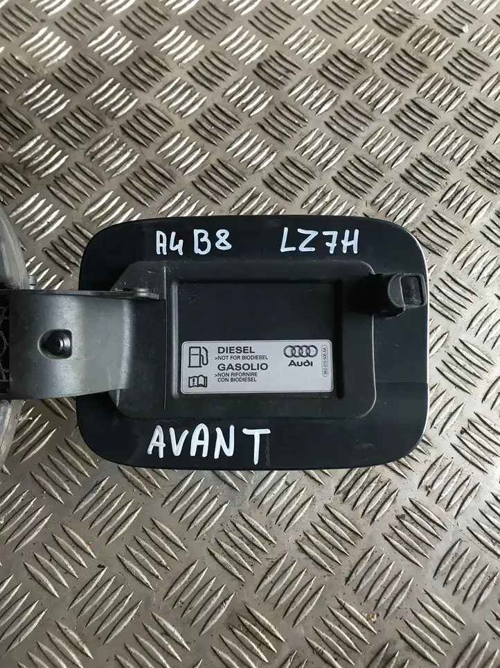Audi A4 S4 B8 8K (2007 - 2011) 8K0809999B Крышка топливного бака — фото 2