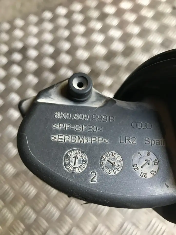 Audi A4 S4 B8 8K (2007 - 2011) 8K0809999B Крышка топливного бака — фото 8