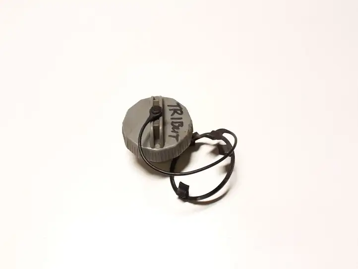 Mazda Tribute (2000 - 2004) Крышка топливного бака — фото 4
