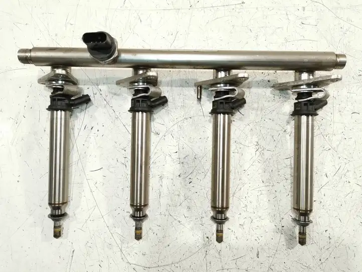 Mercedes-Benz A W176 (2012 - 2018) A2700701595 Комплект форсунок — фото 1