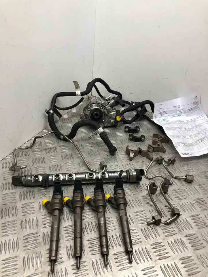 BMW 3 E90 E91 (2005 - 2012) 0445110478 Комплект системы впрыска — фото 1