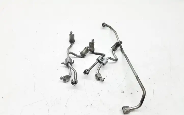 Toyota Corolla Verso AR10 (2004 - 2009) Трубка подачи топлива в форсунки — фото 1
