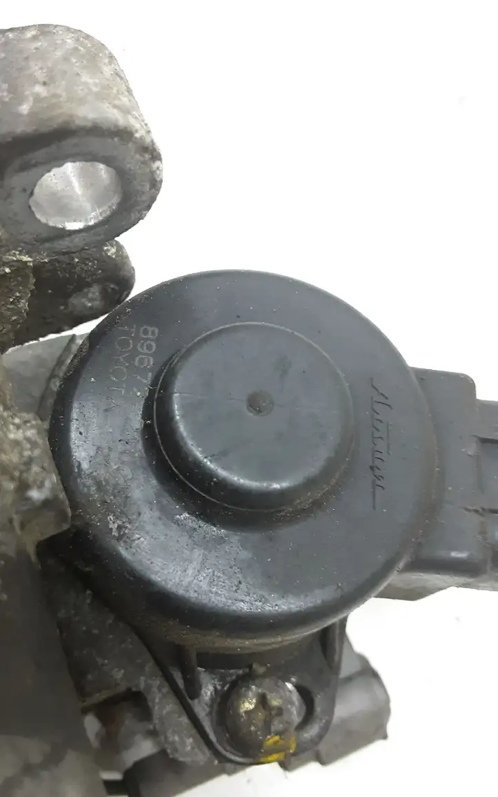 Toyota Avensis Verso (2001 - 2004) 8967221020 Дроссельная заслонка — фото 4