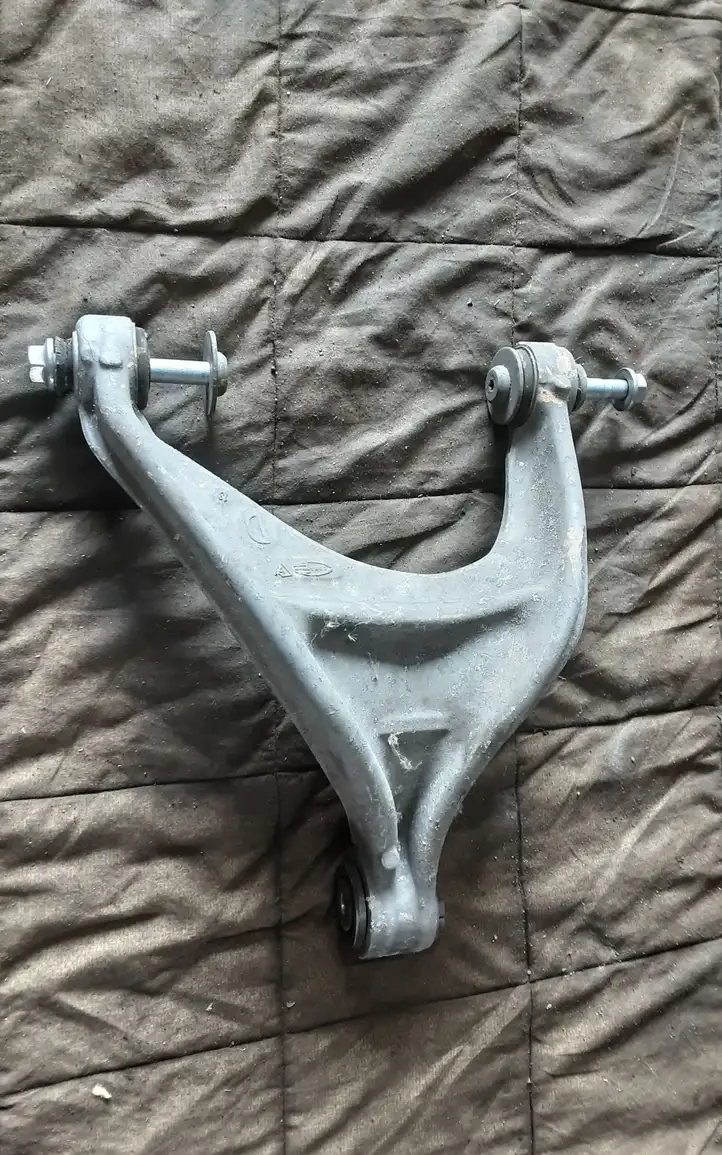 Citroen C5 (2008 - 2017)   Рычаг