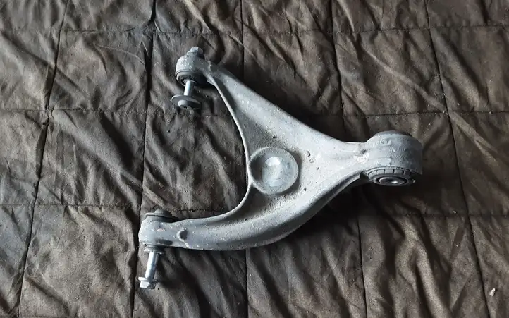 Citroen C5 (2008 - 2017)   Рычаг