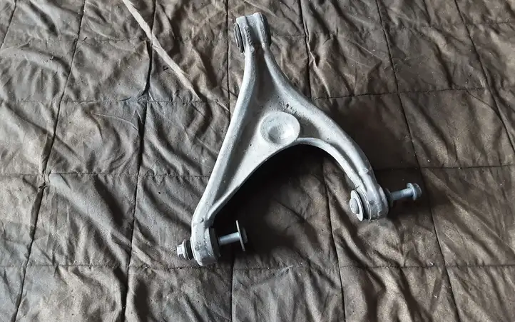 Citroen C5 (2008 - 2017)   Рычаг