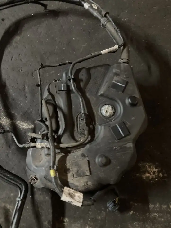 Land Rover Range Rover Evoque (2011 - 2015)  GJ325J228A Жидкостный резервуар AdBlue