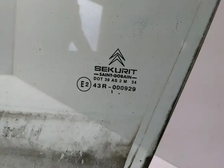 Citroen C5 (2001 - 2004)   Основное стекло передних дверей (четырехдверного автомобиля)