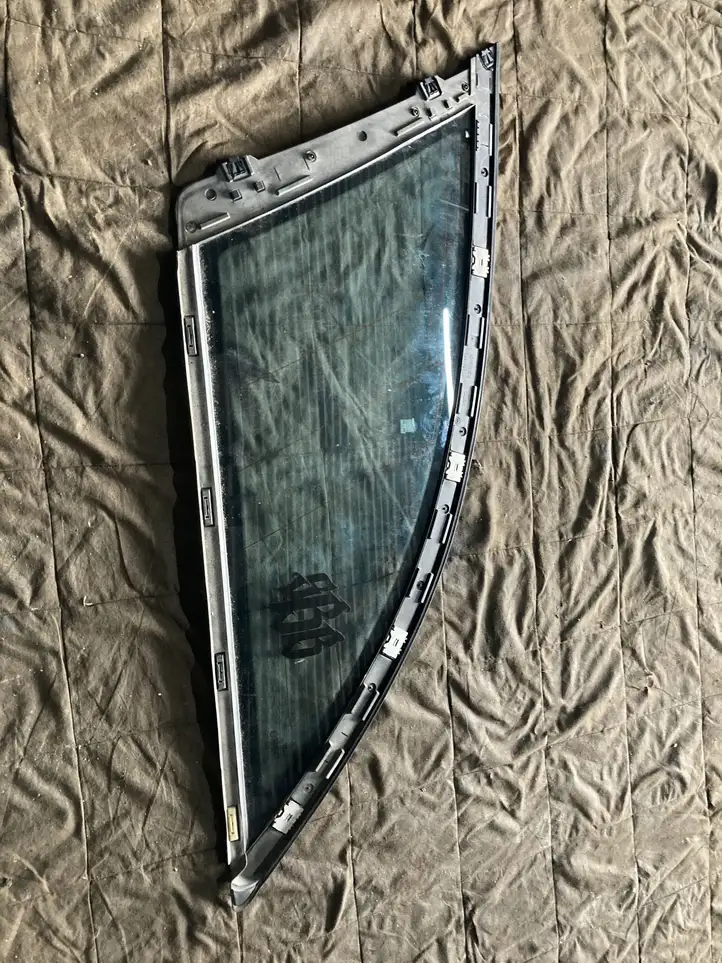 Mercedes-Benz E W211 (2002 - 2009)  A2116701512 Заднее боковое стекло кузова