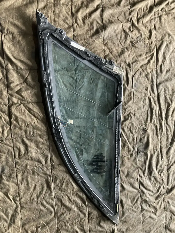 Mercedes-Benz E W211 (2002 - 2009)  A2116701512 Заднее боковое стекло кузова