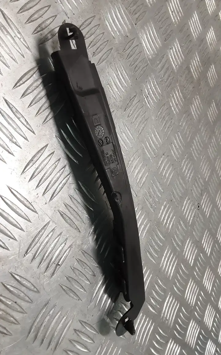 BMW 5 F10 F11 (2009 - 2016)  61139219008 Другая деталь салона